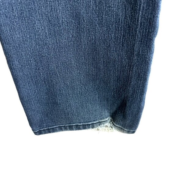 Women Signature Jeans Straight Leg Distressed Hem Size 18 Sku 1480-A18 - Picture 7 of 11